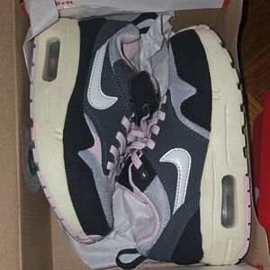 Nike Kids' Black and Pink Air Sneakers